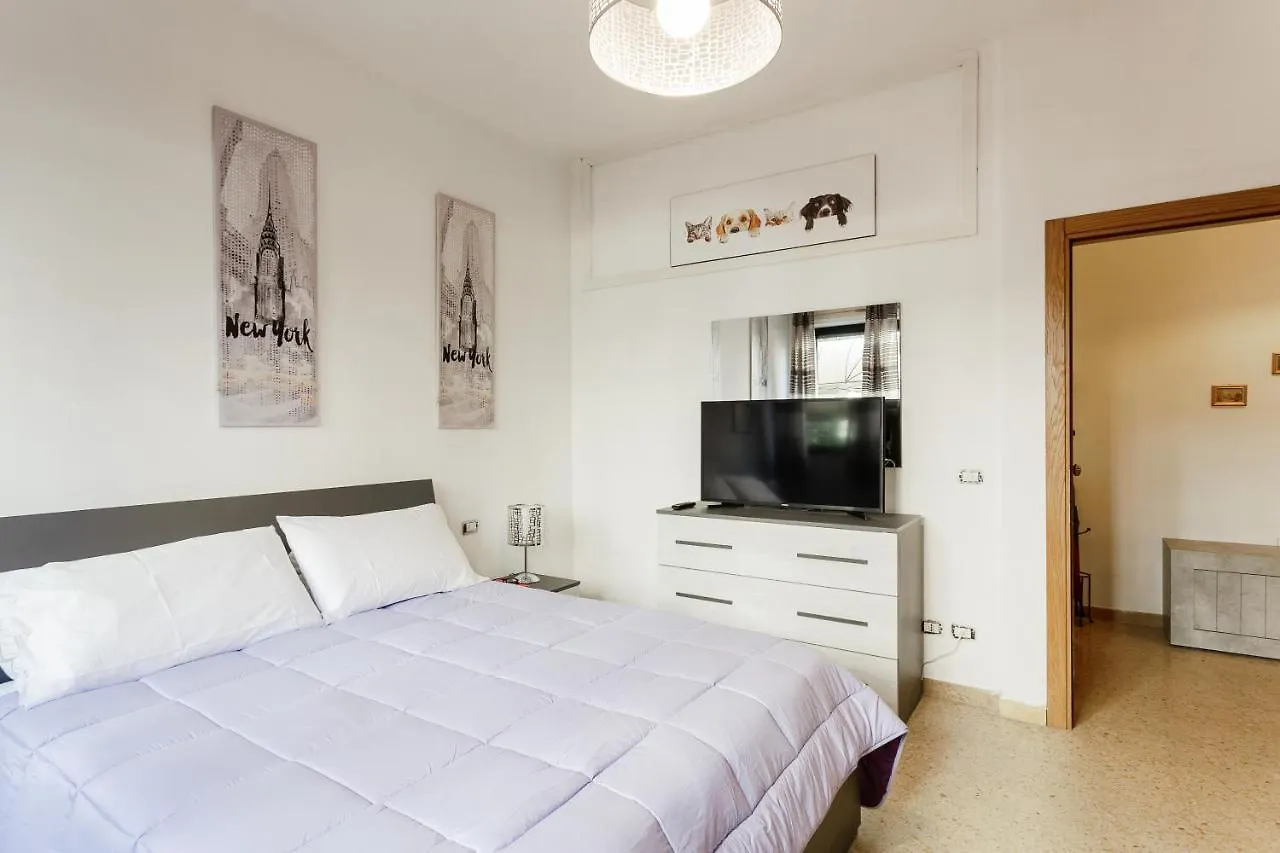 Florence Ognissanti Apartment 0*,  Italy